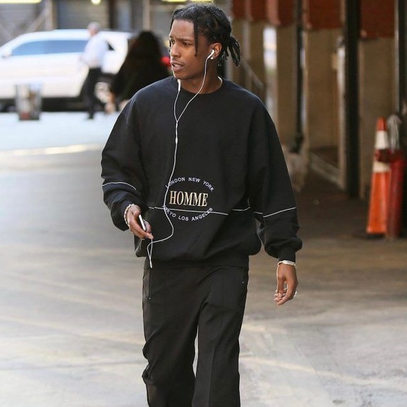 Small Balenciaga Sweater *PRICE NEGOTIABLE* - Picture 5 of 5